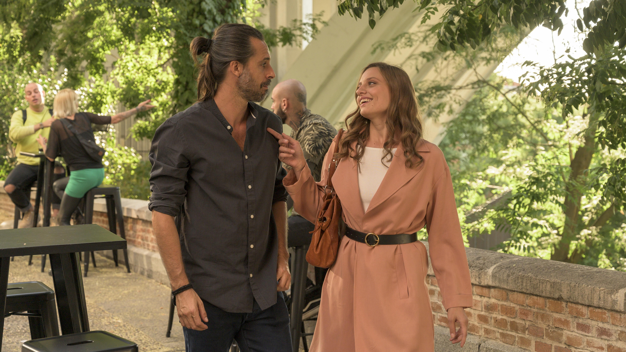 Michelle Jenner y Hugo Silva en 'Los hombres de Paco'