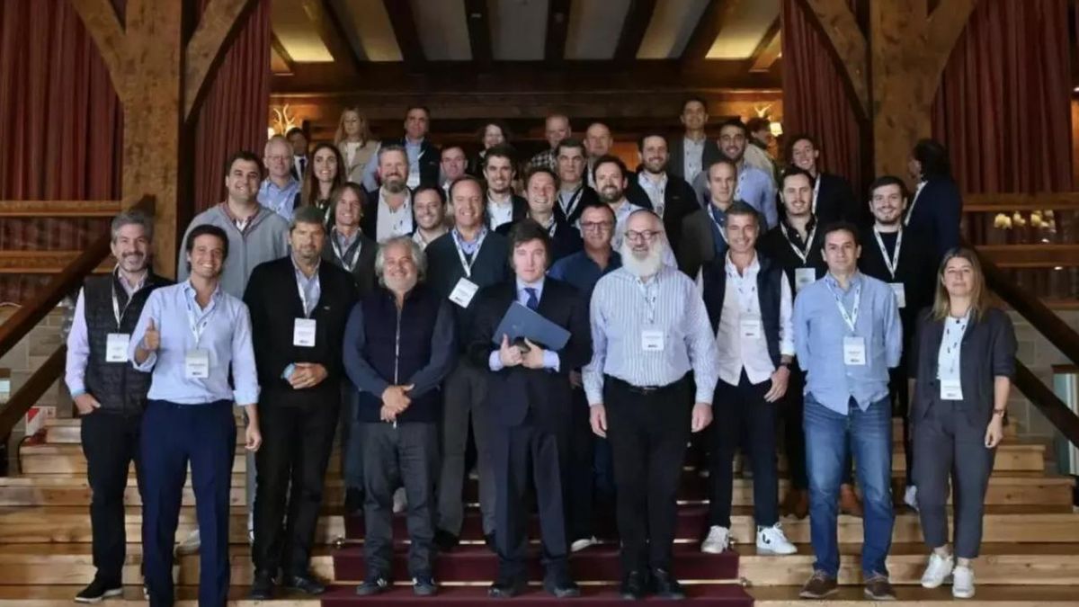Milei y los empresarios del Foro Llao Llao en 2024.