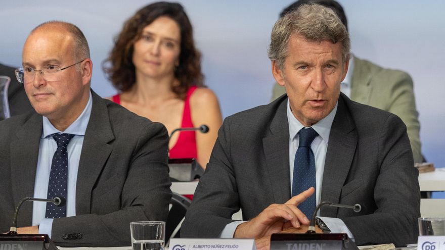 Feijóo equals the murder of Charlie Kirk with the protests of the Vuelta and the Tilda of 