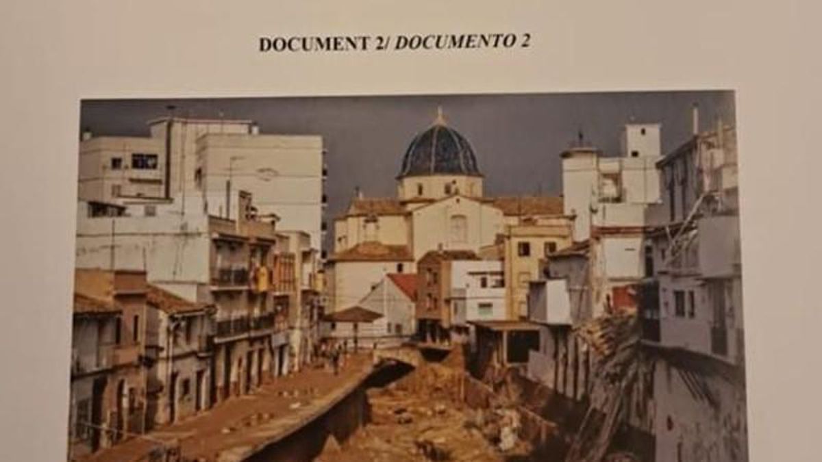 Indignación por una foto de la DANA en el examen de selectividad destinado a alumnos que sufrieron la catástrofe