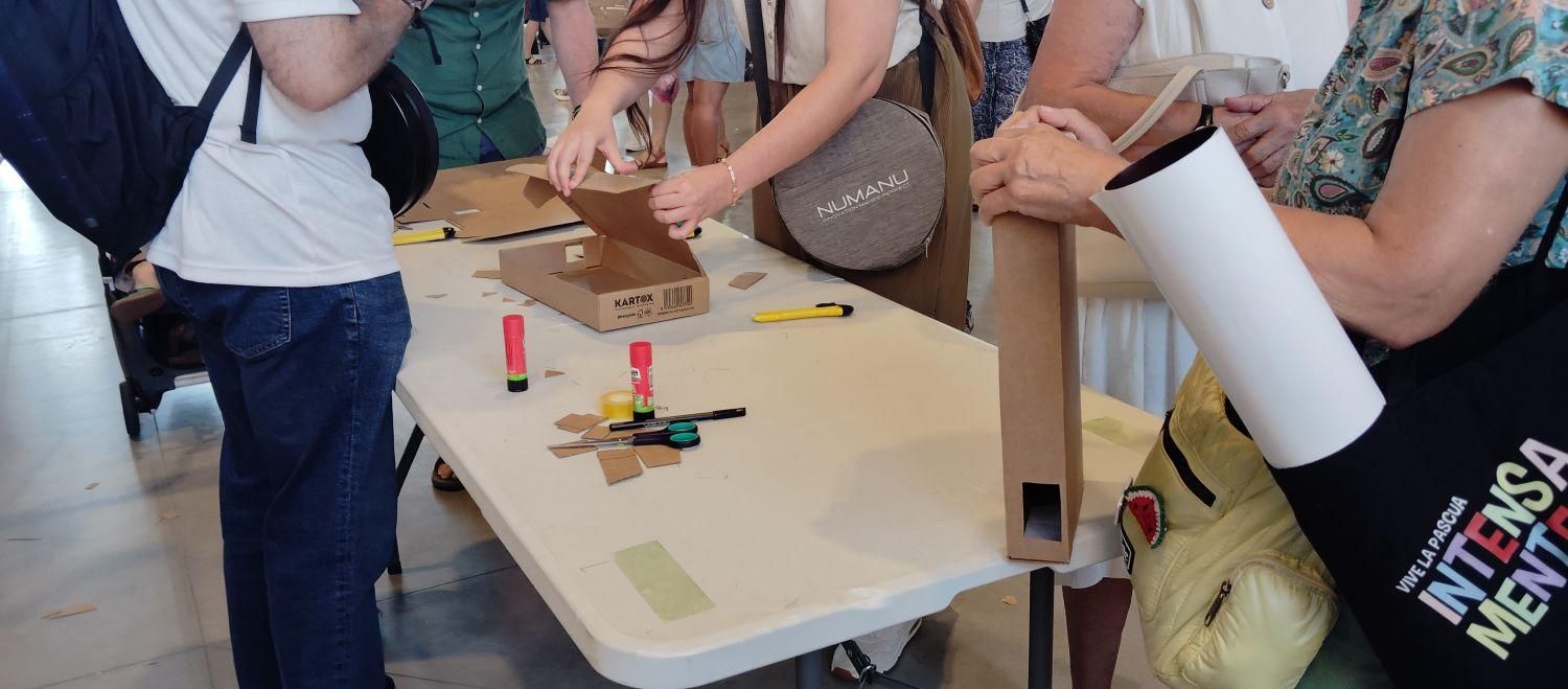 Un taller para construir una caja estenopeica.