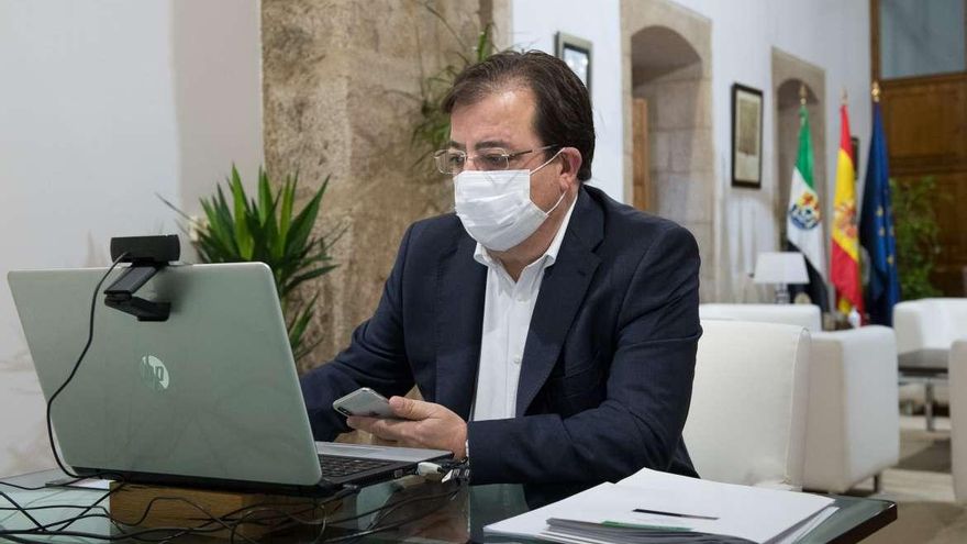 El presidente de Extremadura, Guillermo Fernández Vara, durante el Consejo de Gobierno telemático de este miércoles
