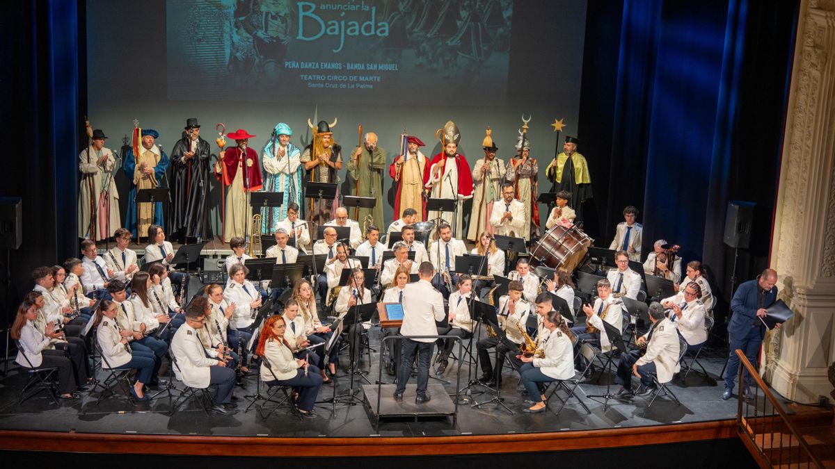 Foto concierto Banda de Música San Miguel y Peña de Danza de Enanos