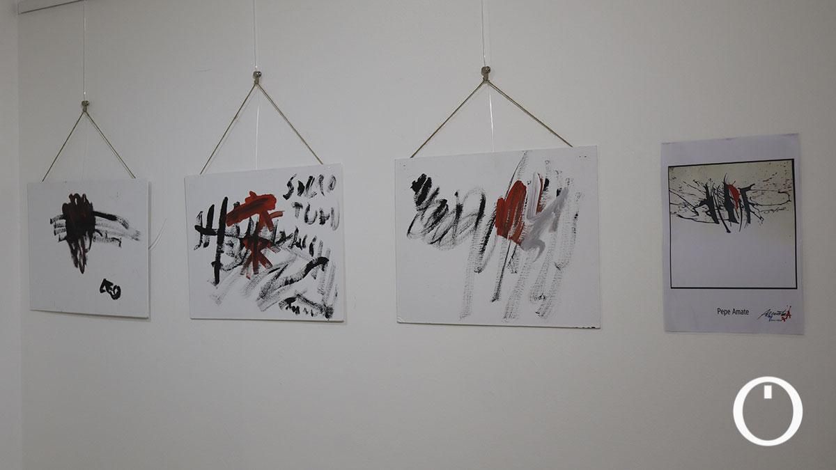 Alumnos con autismo del Torre Malmuerta exponen unas obras en las que reinterpretran cuadros de Pepe Amate