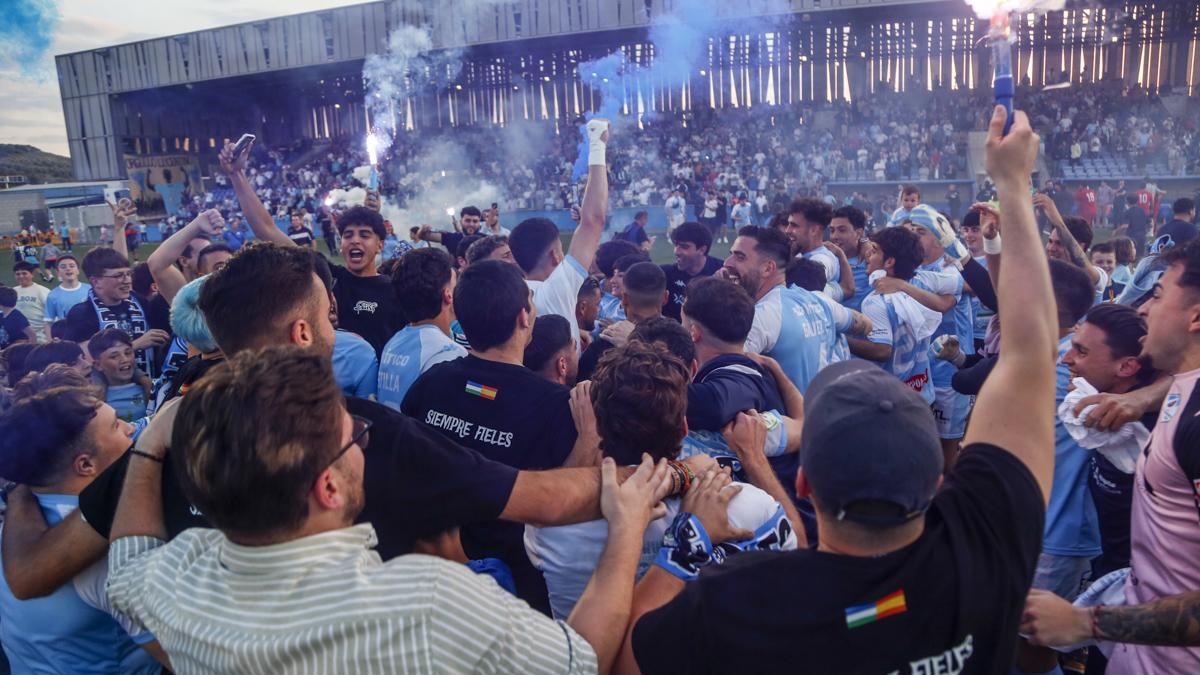 Celebración del ascenso del Ciudad de Lucena