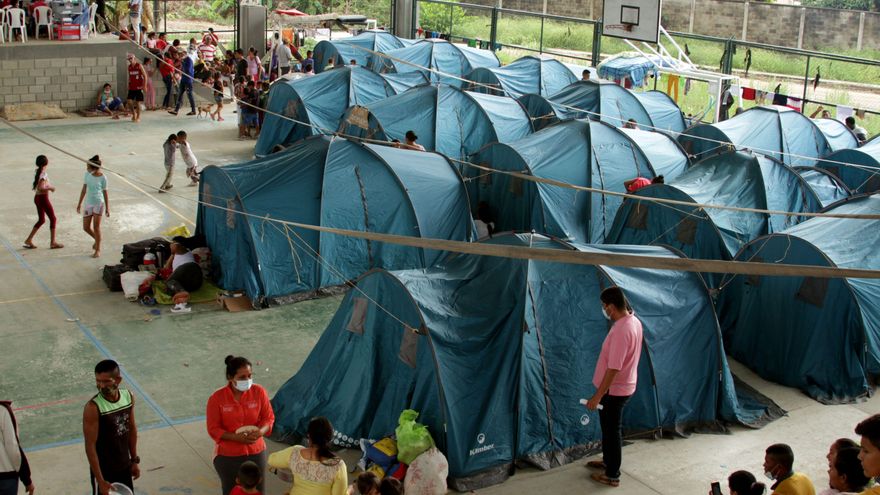 "Quiero volver a casa", claman quienes huyen de Venezuela por choques armados