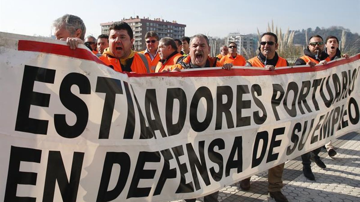 Los estibadores amenazan con huelga si el real decreto no garantiza el empleo estable