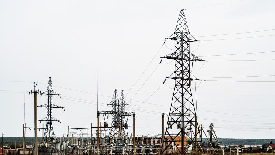 Los consumidores rechazan desligar el recibo de la luz del precio mayorista: "No lo hemos pedido nunca"