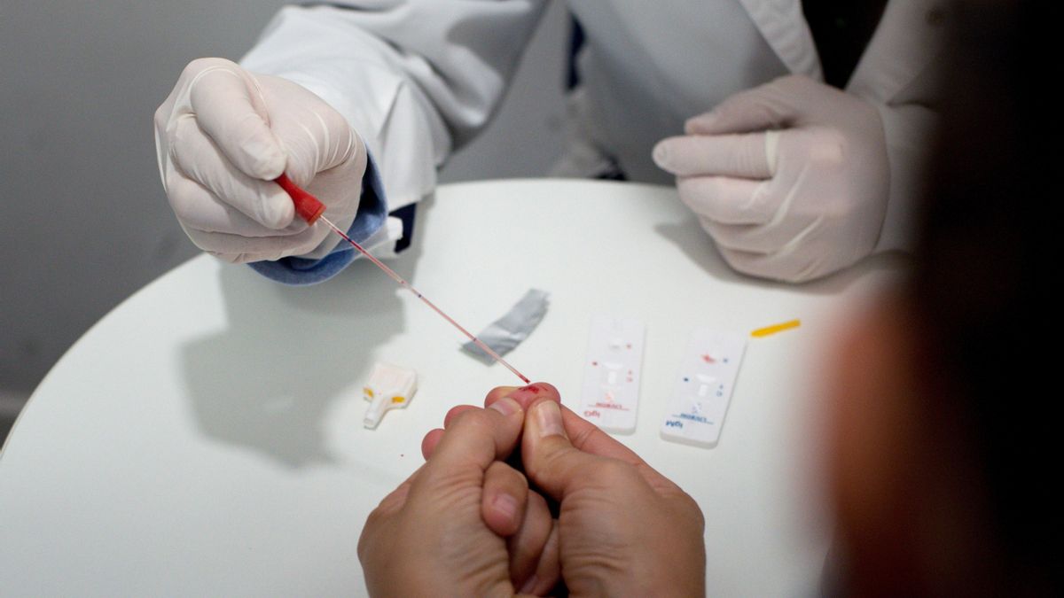 La prueba es de la farmacéutica australiana Ellume y detecta fragmentos de proteína del coronavirus SARS-CoV-2 en cualquier individuo a partir de los dos años de edad. EFE/Brais Lorenzo/Archivo