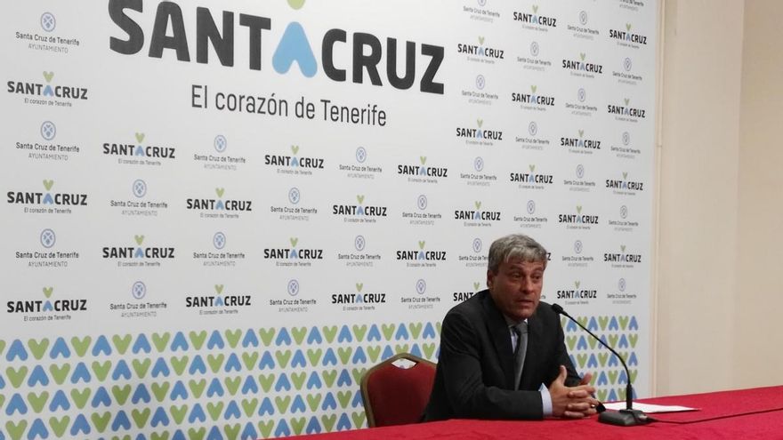 Carlos Garcinuño, esta mañana en la sala de prensa del Ayuntamiento de Santa Cruz