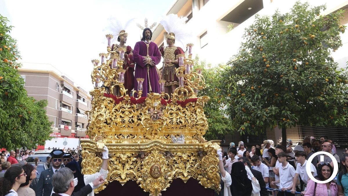 Salida procesional de la Hermandad de la Estrella