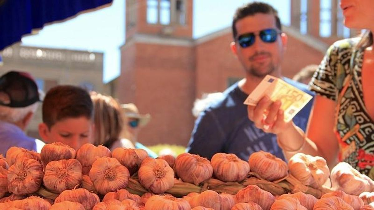 Veguellina de Órbigo celebra este jueves la 35.ª Feria Agroganadera y del Ajo, marcada por la tradición