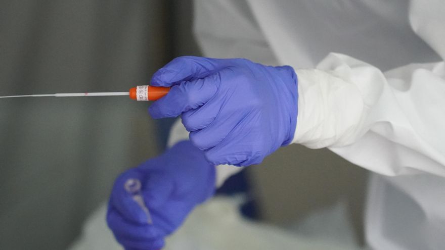 Barillas utilizadas por trabajadores sanitarios para realizar tests de Covid-19.