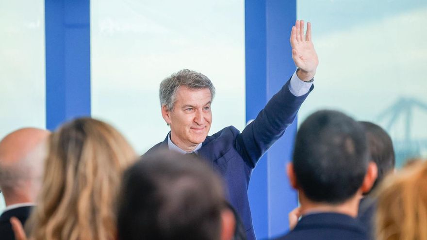 Alberto Núñez Feijóo interviene en un acto tras el comité de dirección nacional del PP, en el Hotel Grand Marina, en Barcelona.