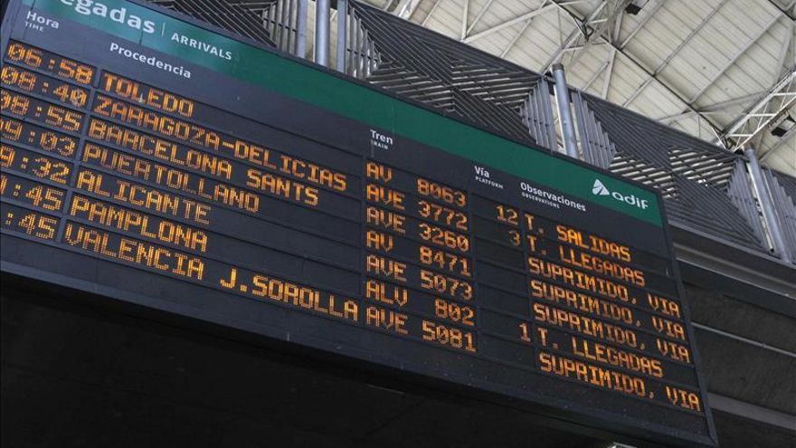 Fomento fija servicios mínimos de hasta el 75 % para los paros de Renfe los días 18 y 25