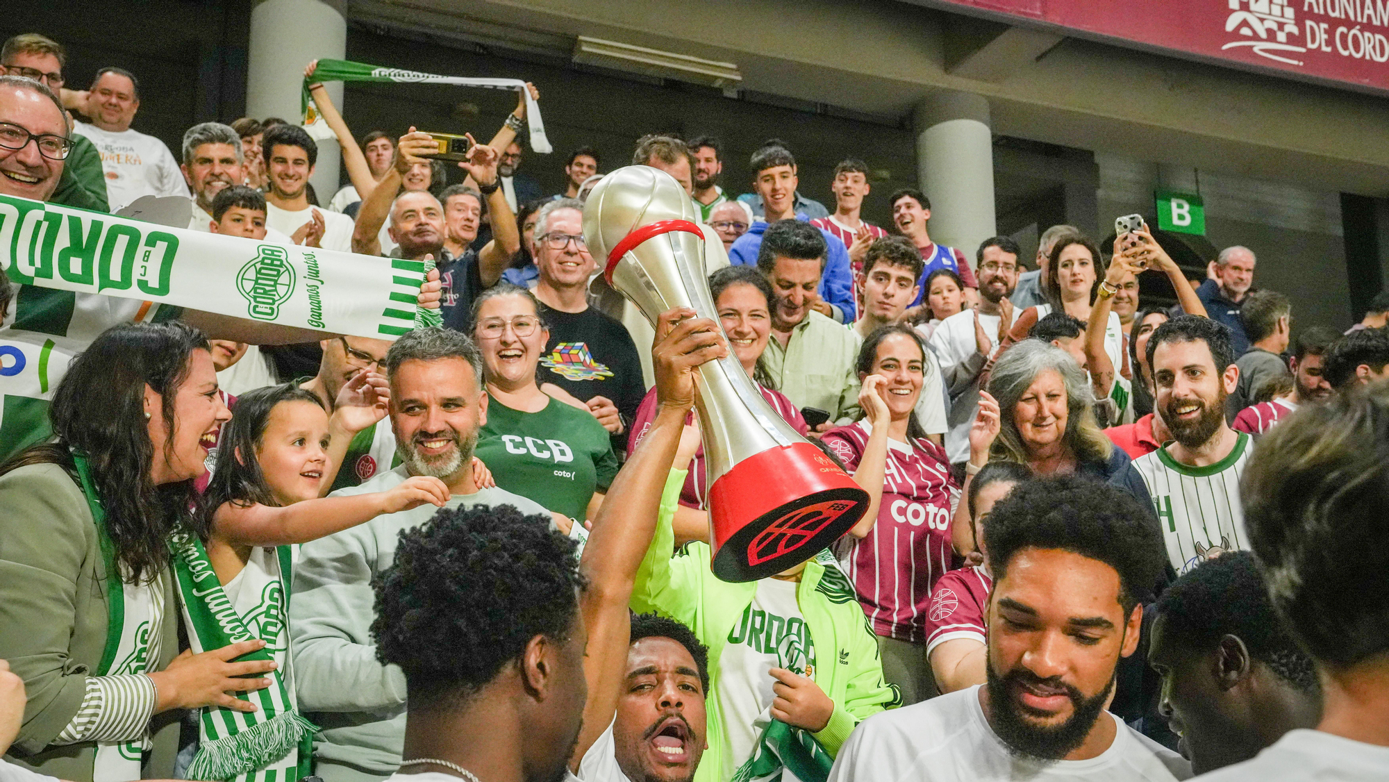 El Coto Córdoba celebra el ascenso a 1ª FEB