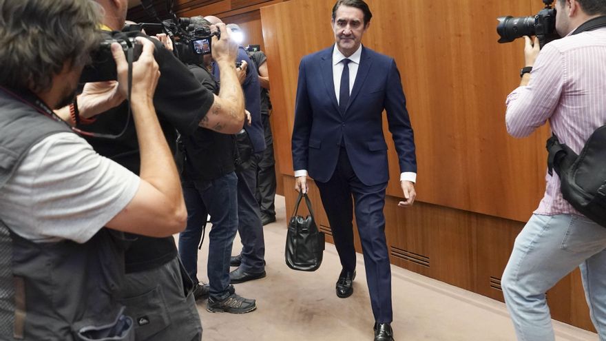 Mañueco esquiva la investigación política sobre los incendios en Castilla y León gracias al rechazo de PP y Vox