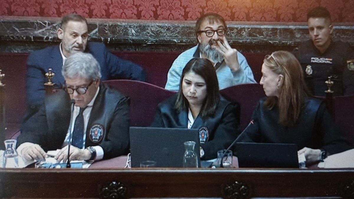 Las auditoras de Transportes sostienen que la empresa de la trama supo del proceso de compra antes de que fuera público