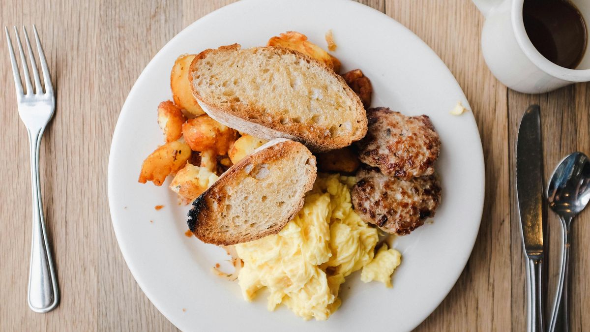 Una nutricionista, sobre tomar o no proteínas en el desayuno: “No es la comida más relevante en este aspecto”