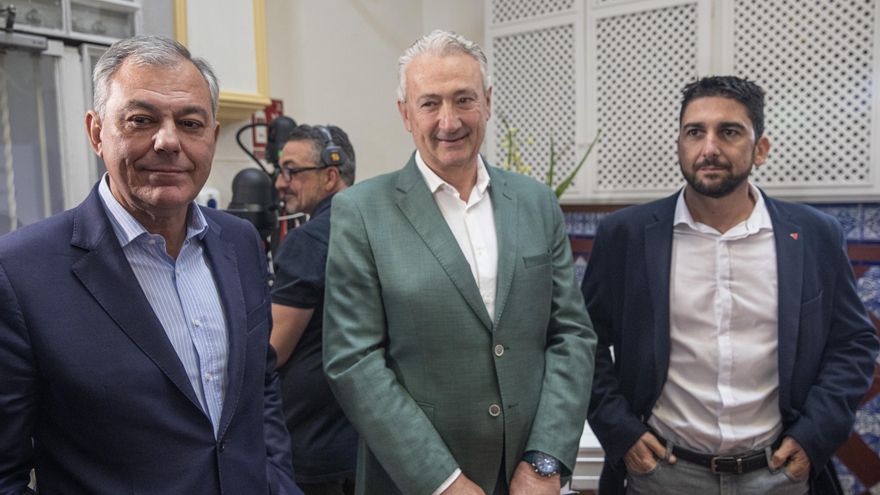 José Luis Sanz, Miguel Ángel Aumesquet e Ismael Sánchez, en la SER.