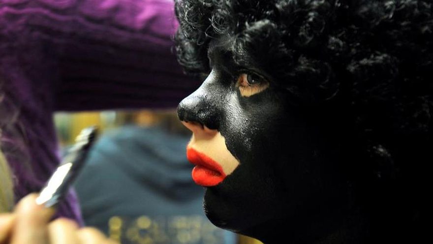 Un canal de televisión holandés evita pintar de negro al paje de S.Nicolás por una polémica racial