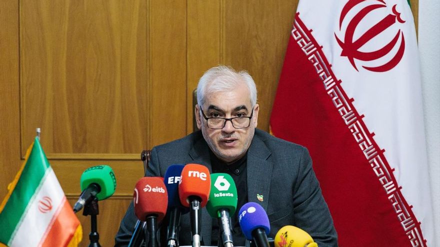 El embajador de Irán en España, Reza Zabib, durante una rueda de prensa, en la embajada de Irán en España, a 2 de octubre de 2024, Madrid (España).