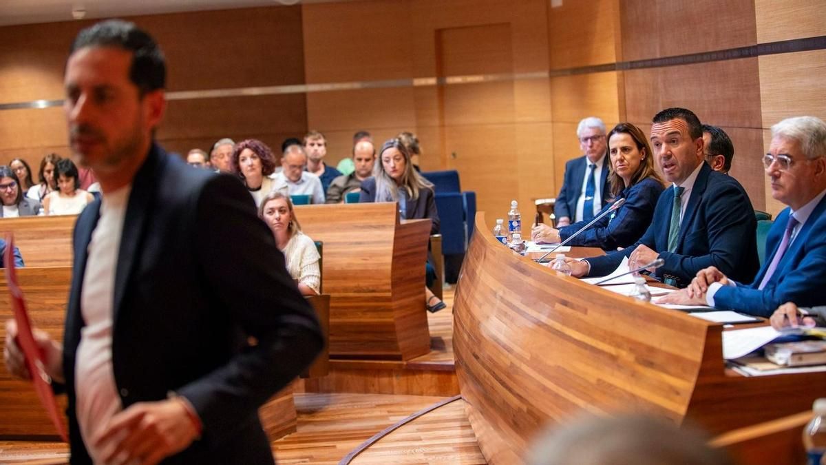El PSPV abandona el pleno de la Diputación de Valencia tras rechazar PP, Ens Uneix y Vox reprobar al presidente y a varios diputados por la dana