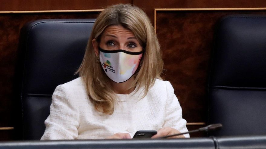 La vicepresidenta tercera y ministra de Trabajo, Yolanda Díaz, durante la sesión de control al Gobierno, este miércoles, en el Congreso de los Diputados.
