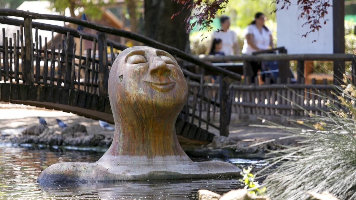 Veinte años del Hombre Río que ahora se baña en un estanque del Zoo
