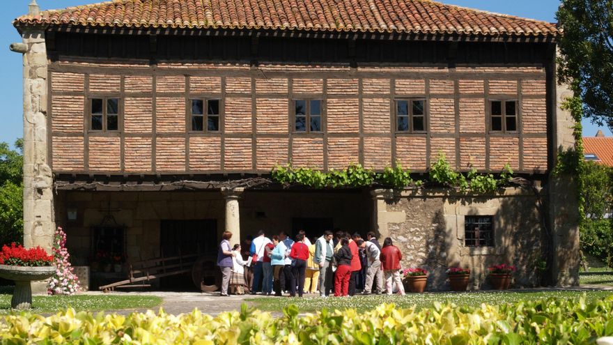 Exterior del Museo Etnográfico de Cantabria en Muriedas.