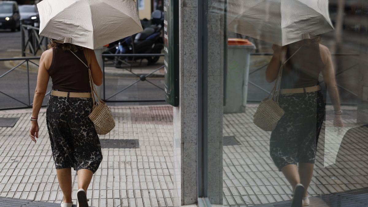 Lluvias débiles y máximas solo de 25 grados: el tiempo da un respiro este jueves en Madrid