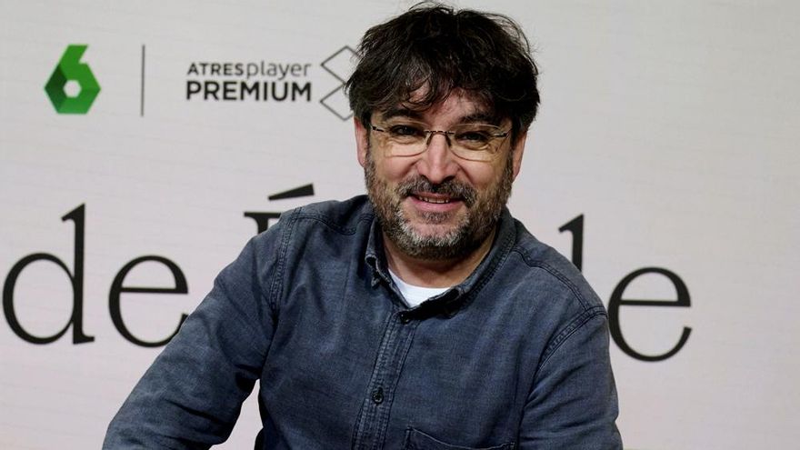 Évole se "ofrece" a Pablo Casado: "Experiencia en entrevistas en bares a líderes traicionados"