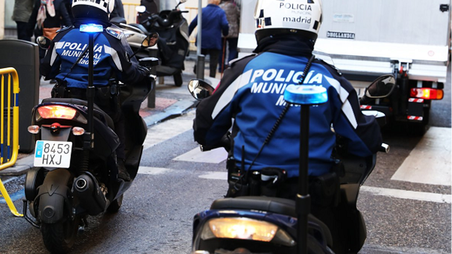 La Fiscalía pide cárcel para un policía municipal de Madrid por una "brutal agresión" racista a un menor