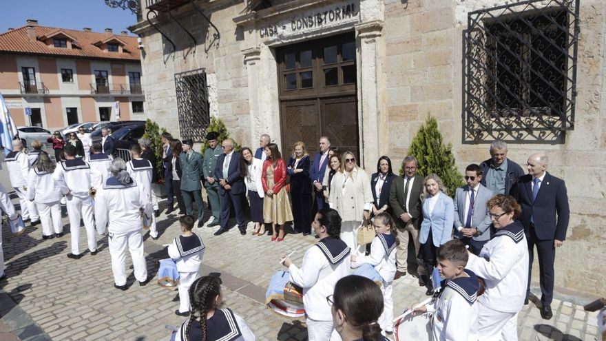 San Vicente celebra el día grande de La Folía con la procesión terrestre y marítima