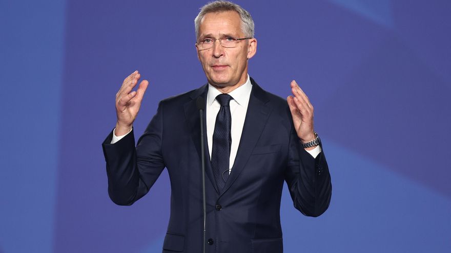 El secretario general de la OTAN, Jeans Stoltenberg, comparece tras su visita a las instalaciones de la Feria de Madrid, Ifema, donde se celebra la Cumbre de la OTAN, junto al presidente del Gobierno, a 28 de junio de 2022, en Madrid (España).