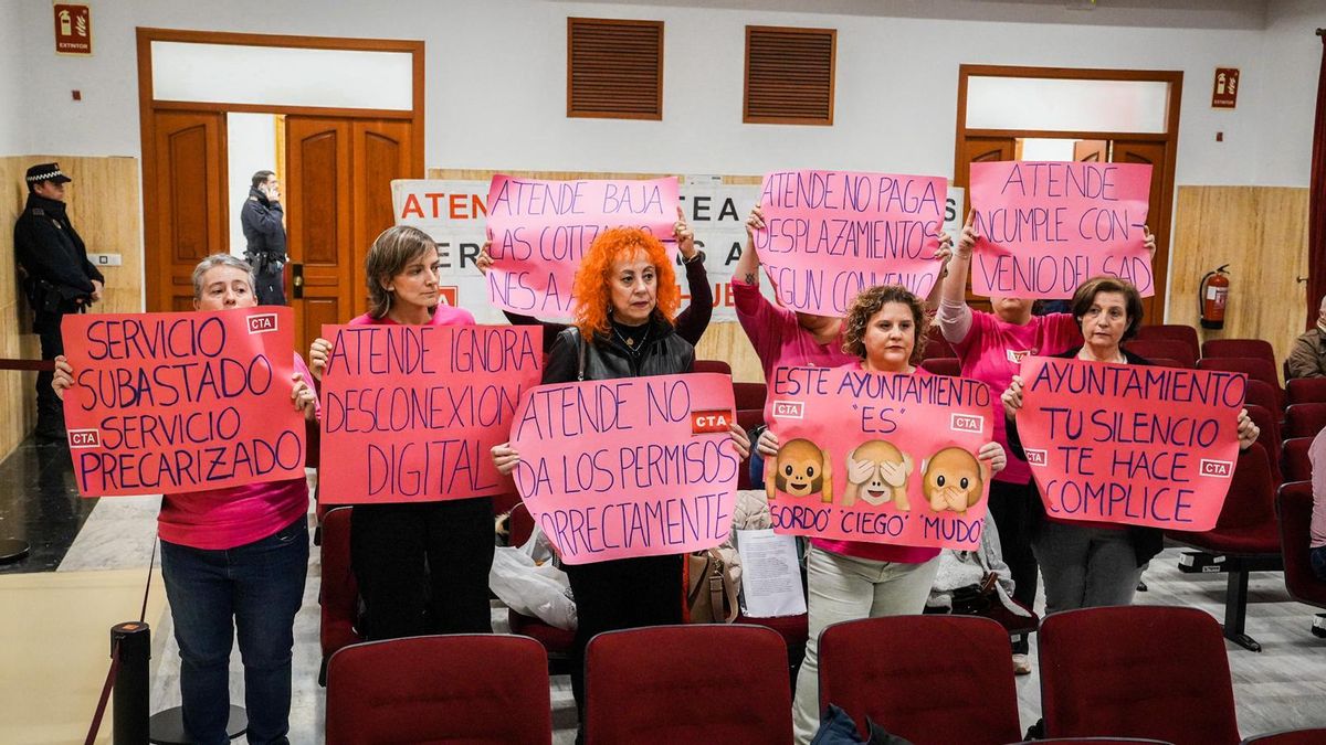 Trabajadoras de Ayuda a Domicilio denuncian ante el Pleno recorte de derechos a usuarios y empleadas