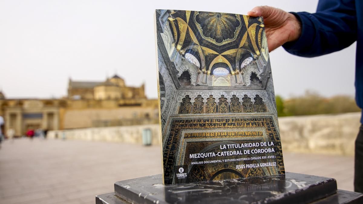 Entrevista a Jesús Padilla por su libro 'La titularidad de la Mezquita-Catedral de Córdoba'