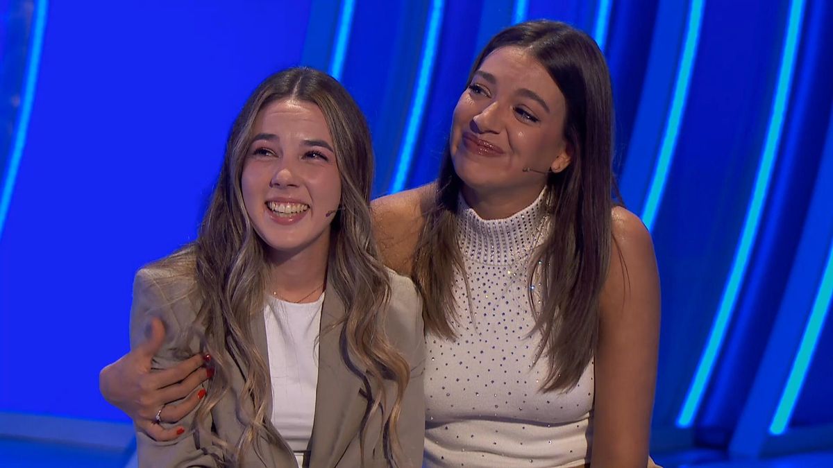 Ana Guerra abraza a Irene en 'Hay una cosa que te quiero decir'