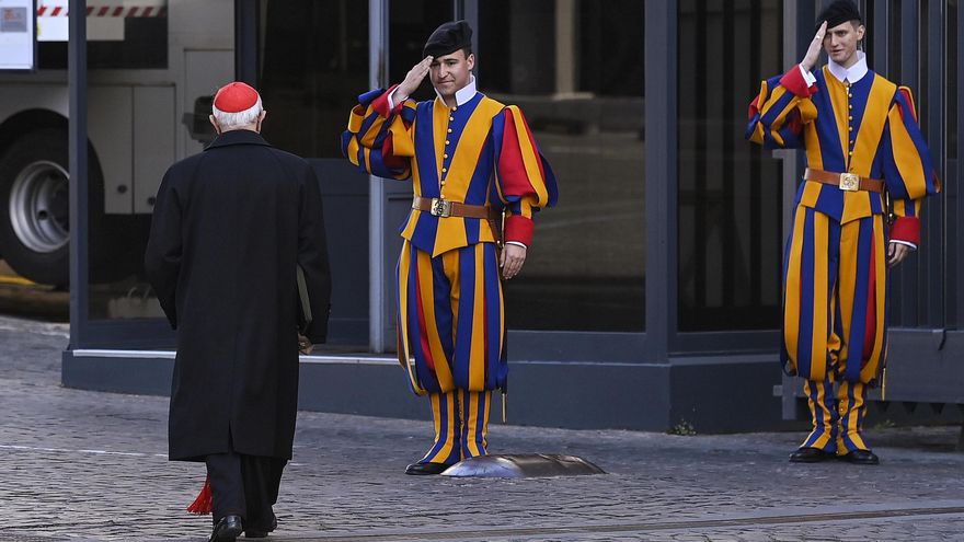 Unos 60 purpurados participaron en la primera congregación de cardenales