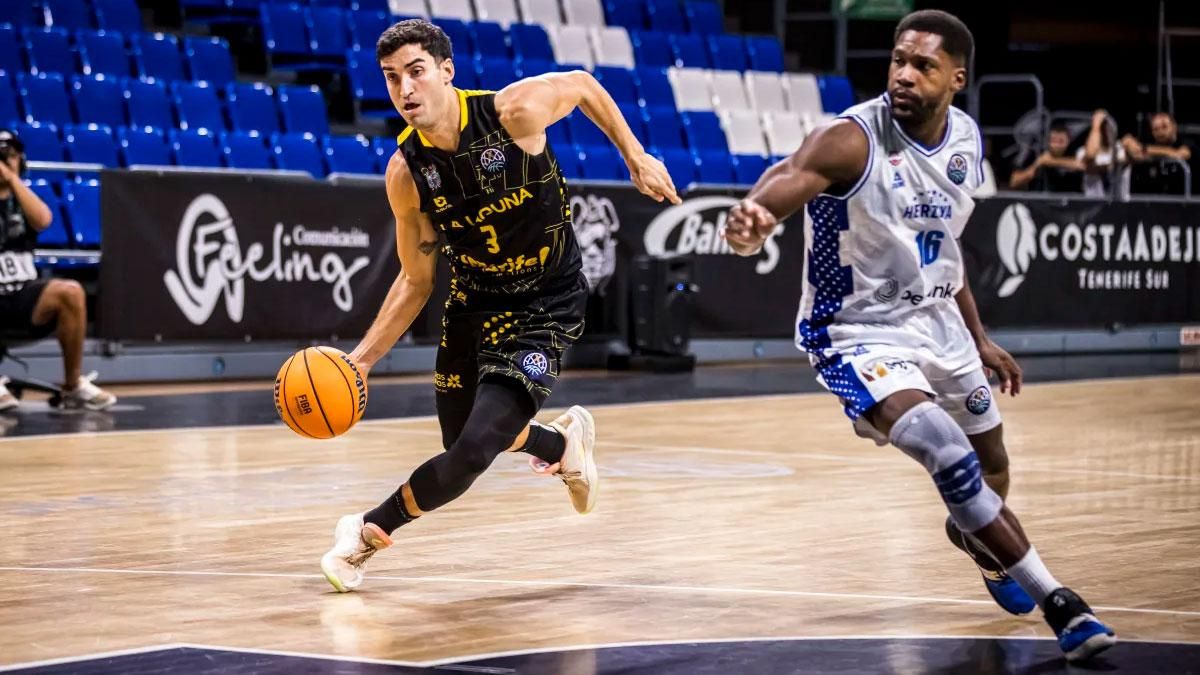 El Tenerife gana sin público ni problemas al Herzliya israelí