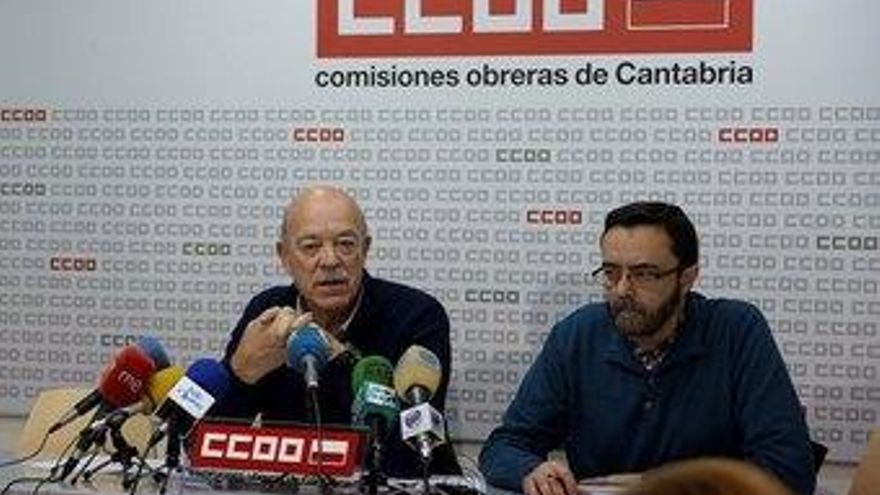 Javier González y Carlos Meix, miembros del sindicato CCOO. |