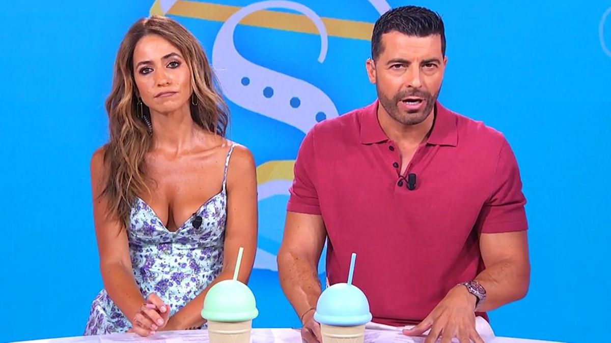 'Socialité' estrena una mesa de tertulia para reforzarse ante el empuje de 'D Corazón'