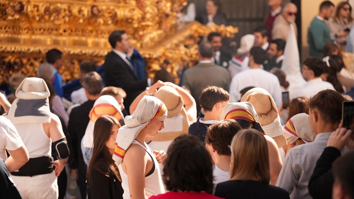 La procesión de El Resucitado, en imágenes