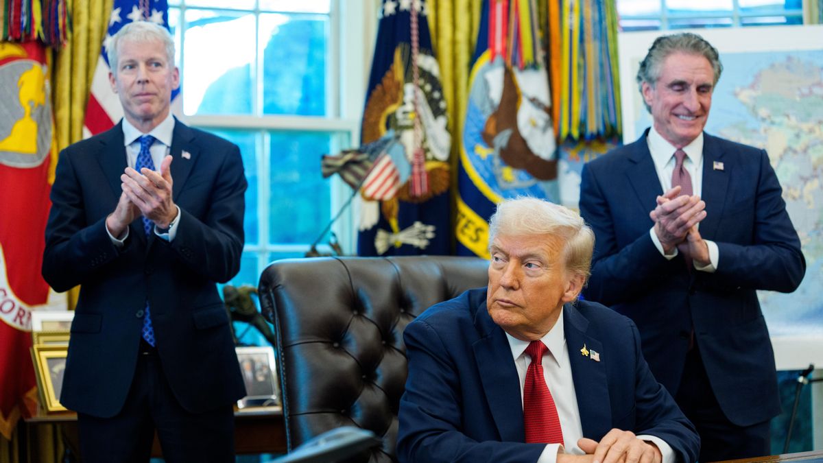 El presidente de EE.UU., Donald Trump, habla el 6 de octubre de 2025.