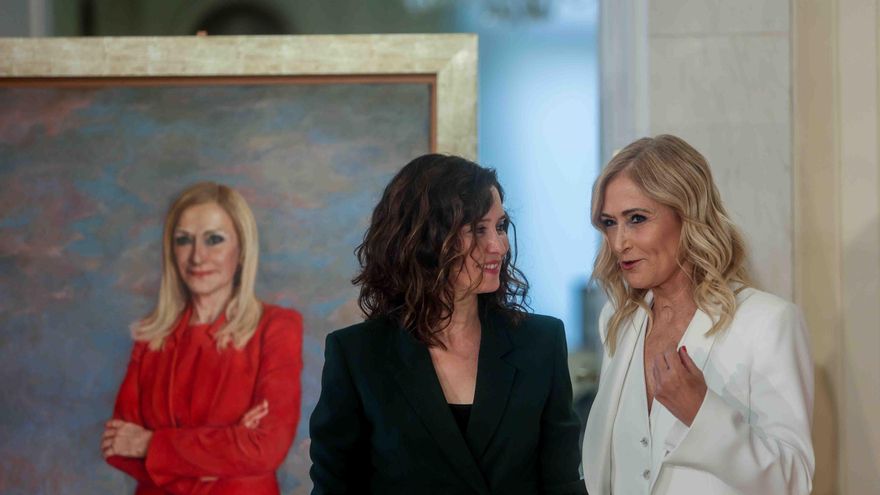 Ayuso presenta el retrato institucional de Cifuentes de 16.400 euros: "Pienso en el trato tan despiadado que sufrimos"