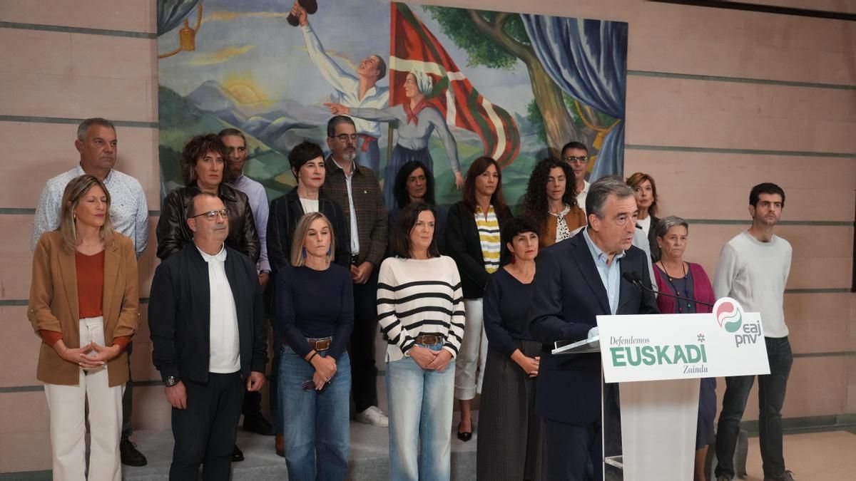 El PNV confirma a Maribel Vaquero, Idoia Sagastizabal y Gorka Urtaran como cabezas de lista al Congreso