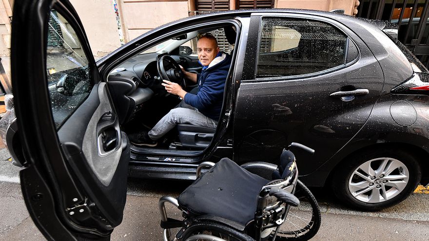 "Es imposible encontrar un coche de sustitución si vas en silla de ruedas"