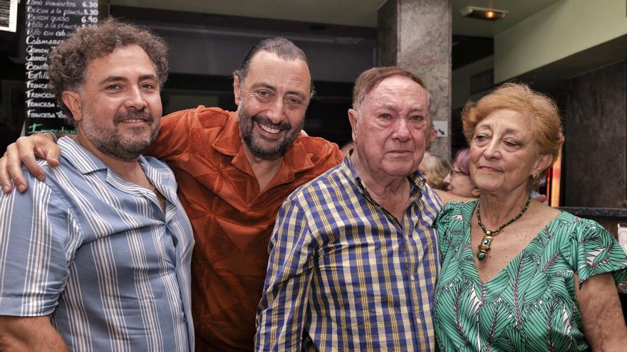 El secreto de Rocablanca para celebrar 50 años en la calle Fuencarral: trato familiar, croquetas y cerrar los domingos