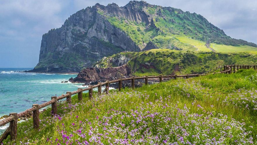 Jeju, la isla de Corea del Sur que acumula más reconocimientos de la UNESCO: volcanes, acantilados de lava y mujeres que bucean sin oxígeno