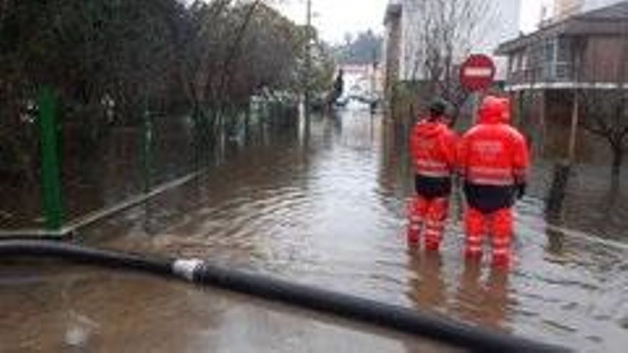 Calle inundada en Unquera